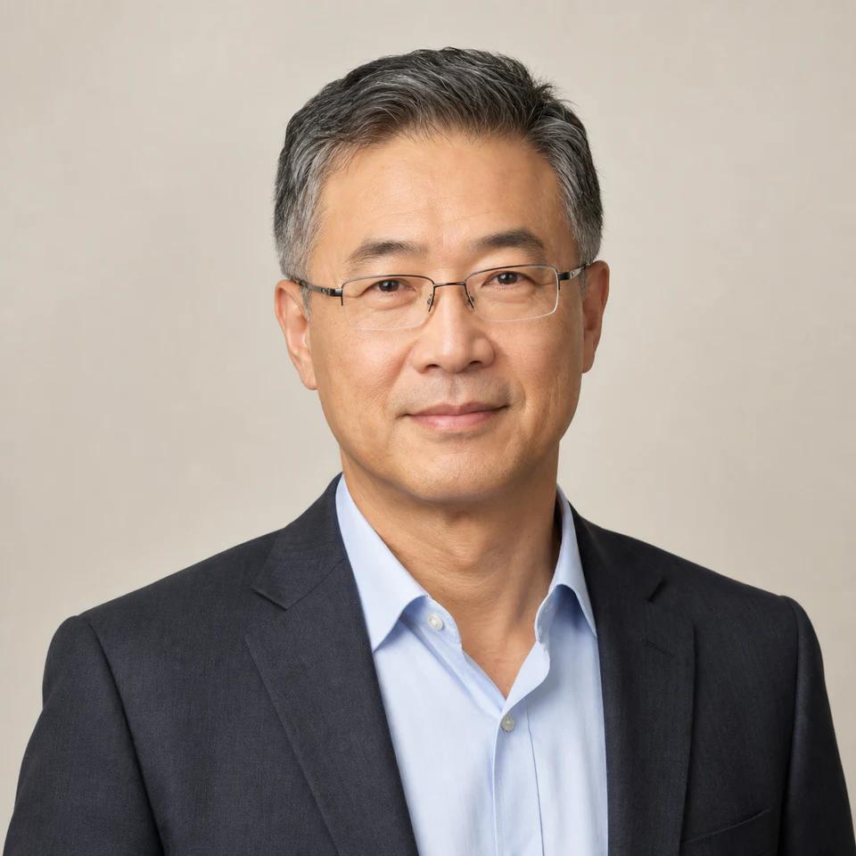 Kenji Sato — KI-Headshot